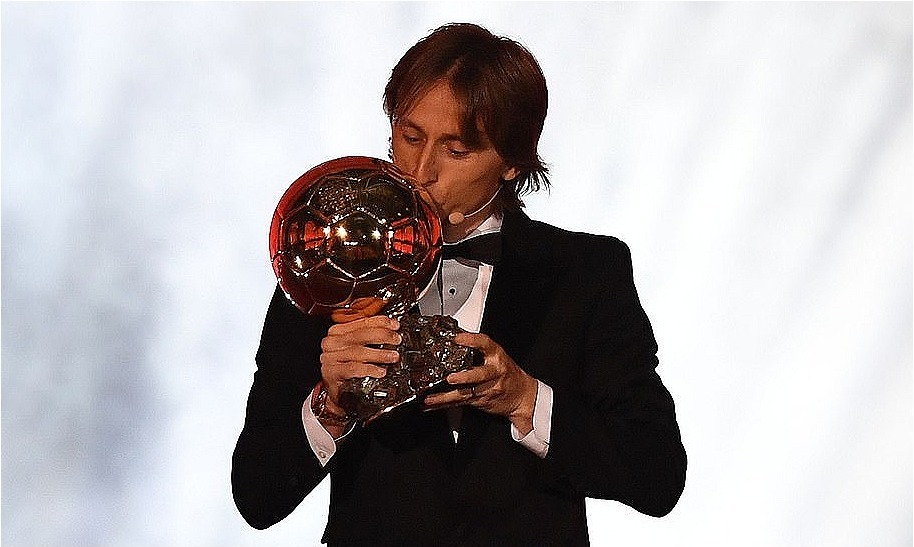 Modric giành quả bóng vàng sau một kỳ World Cup 2018 thành công Modric giành quả bóng vàng sau một kỳ World Cup 2018 thành công