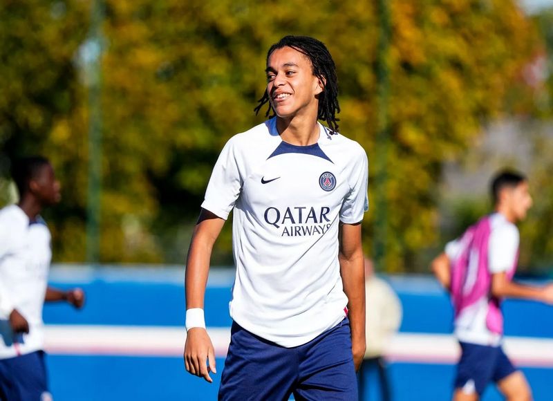 Ethan Mbappé là một ngôi sao trẻ tiềm năng trong tương lai Ethan Mbappé là một ngôi sao trẻ tiềm năng trong tương lai
