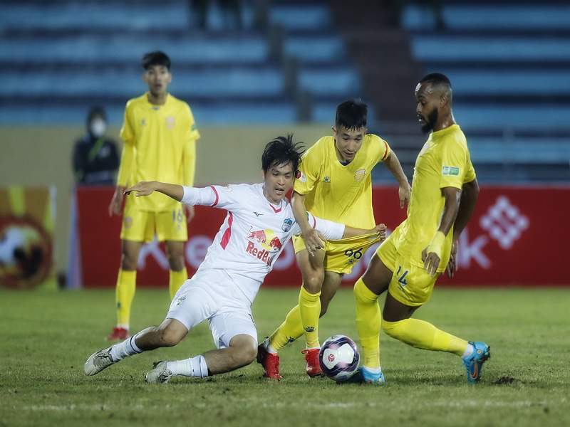 Câu lạc bộ bóng đá U-19 Hoàng Anh Gia Lai (HAGL U-19) đã đào tạo và phát triển nhiều tài năng trẻ xuất sắc Câu lạc bộ bóng đá U-19 Hoàng Anh Gia Lai (HAGL U-19) đã đào tạo và phát triển nhiều tài năng trẻ xuất sắc