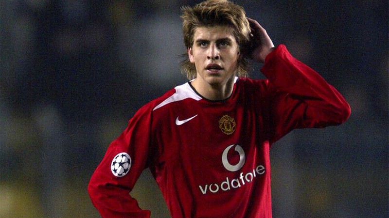 Ít ai biết thì cầu thủ Gerard Pique từng khoác áo MU Ít ai biết thì cầu thủ Gerard Pique từng khoác áo MU