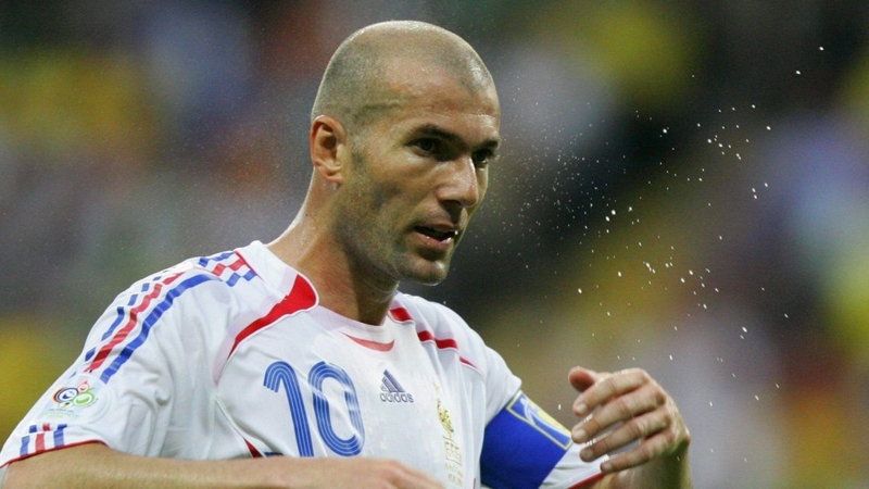 Zidane là thiên tài, là tài năng lớn nhất bóng đá Pháp cho tới hiện nay Zidane là thiên tài, là tài năng lớn nhất bóng đá Pháp cho tới hiện nay