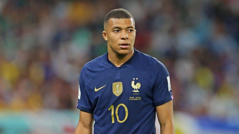 Mbappe chắc chắn là cầu thủ Pháp nổi tiếng nhất hiện nay Mbappe chắc chắn là cầu thủ Pháp nổi tiếng nhất hiện nay