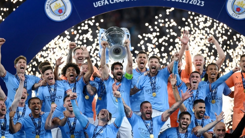 Câu lạc bộ bóng đá Manchester City chính là một ví dụ ấn tượng về thành công trong bóng đá hiện nay Câu lạc bộ bóng đá Manchester City chính là một ví dụ ấn tượng về thành công trong bóng đá hiện nay