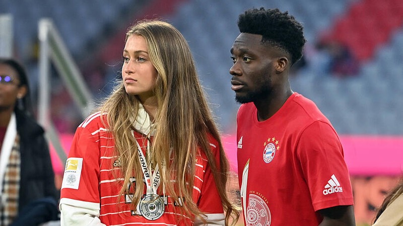 Dù cho là một cái tên thành công và từng có mối tình đẹp, nhưng cầu thủ Alphonso Davies cũng từng chia sẻ cuộc sống tẻ nhạt của mình Dù cho là một cái tên thành công và từng có mối tình đẹp, nhưng cầu thủ Alphonso Davies cũng từng chia sẻ cuộc sống tẻ nhạt của mình