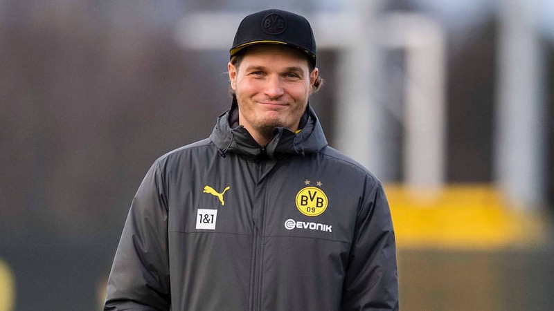 Thời điểm đầu, ông chỉ nắm vai trò trợ lý của Dortmund Thời điểm đầu, ông chỉ nắm vai trò trợ lý của Dortmund