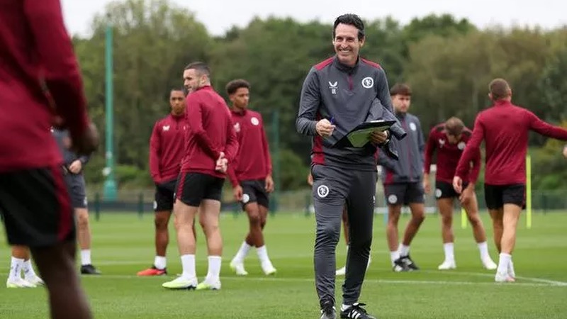 Huấn luyện viên Unai Emery cũng làm những điều điên rồ trong bóng đá Huấn luyện viên Unai Emery cũng làm những điều điên rồ trong bóng đá