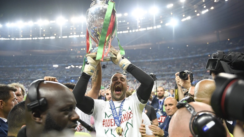 Thủ môn Rui Patricio đã gắn liền với chức vô địch quý giá của Bồ Đào Nha Thủ môn Rui Patricio đã gắn liền với chức vô địch quý giá của Bồ Đào Nha