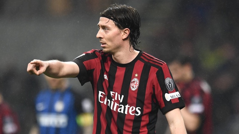 Và cũng bị chính AC Milan đối xử tệ Và cũng bị chính AC Milan đối xử tệ