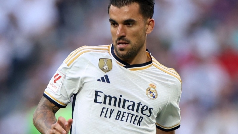 Vị trí quen thuộc của cầu thủ Dani Ceballos là trên băng ghế dự bị Vị trí quen thuộc của cầu thủ Dani Ceballos là trên băng ghế dự bị