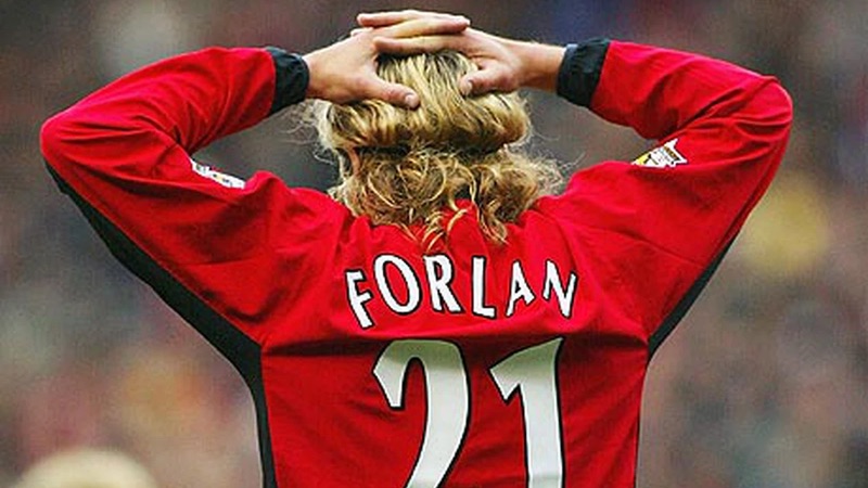 Cầu thủ Diego Forlan đã đối mặt thất bại trong lần đầu tiên chơi bóng tại Châu Âu Cầu thủ Diego Forlan đã đối mặt thất bại trong lần đầu tiên chơi bóng tại Châu Âu